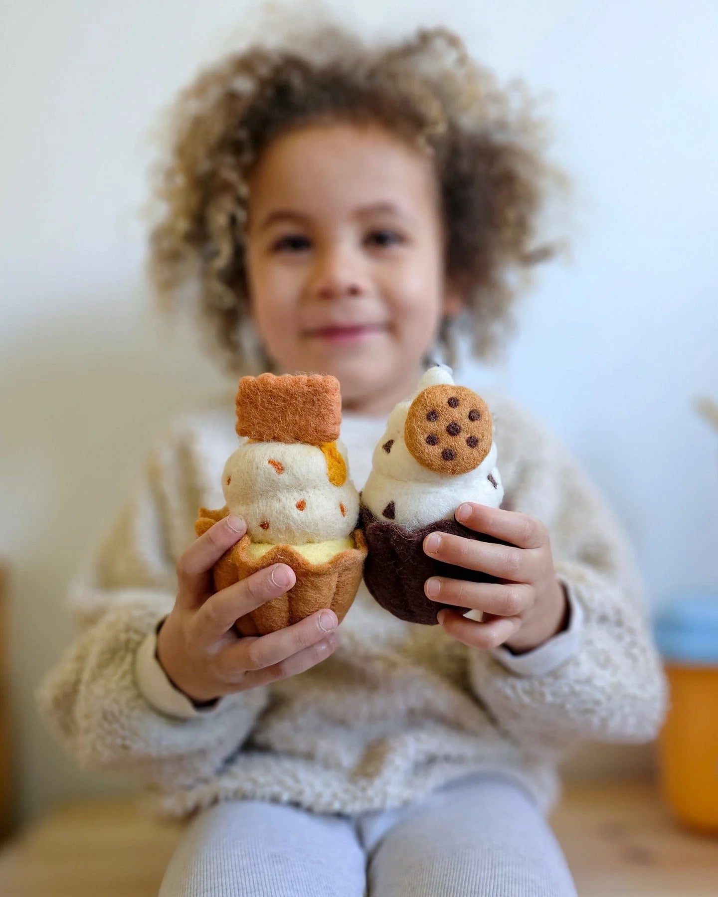 Cupcake géant en feutre Biscoff