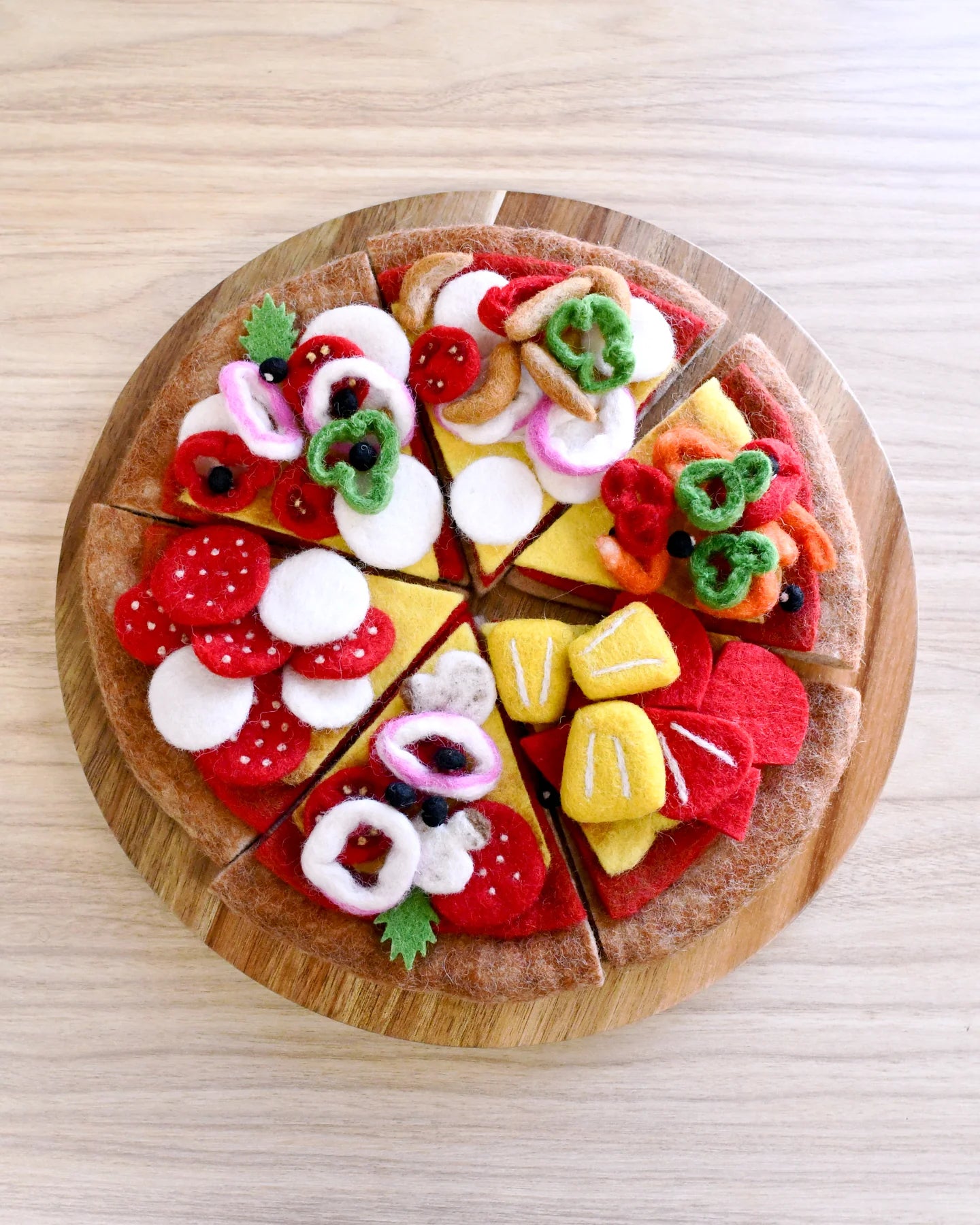 Tranche de pizza aux champignons en feutre