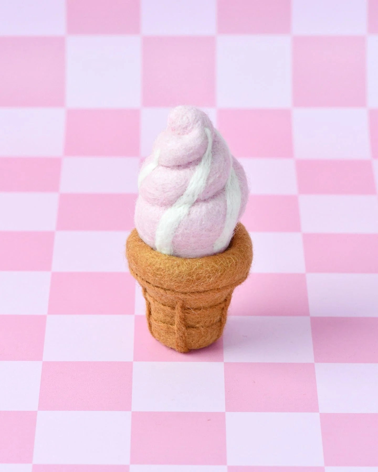 Crème glacée molle à la fraise Felt
