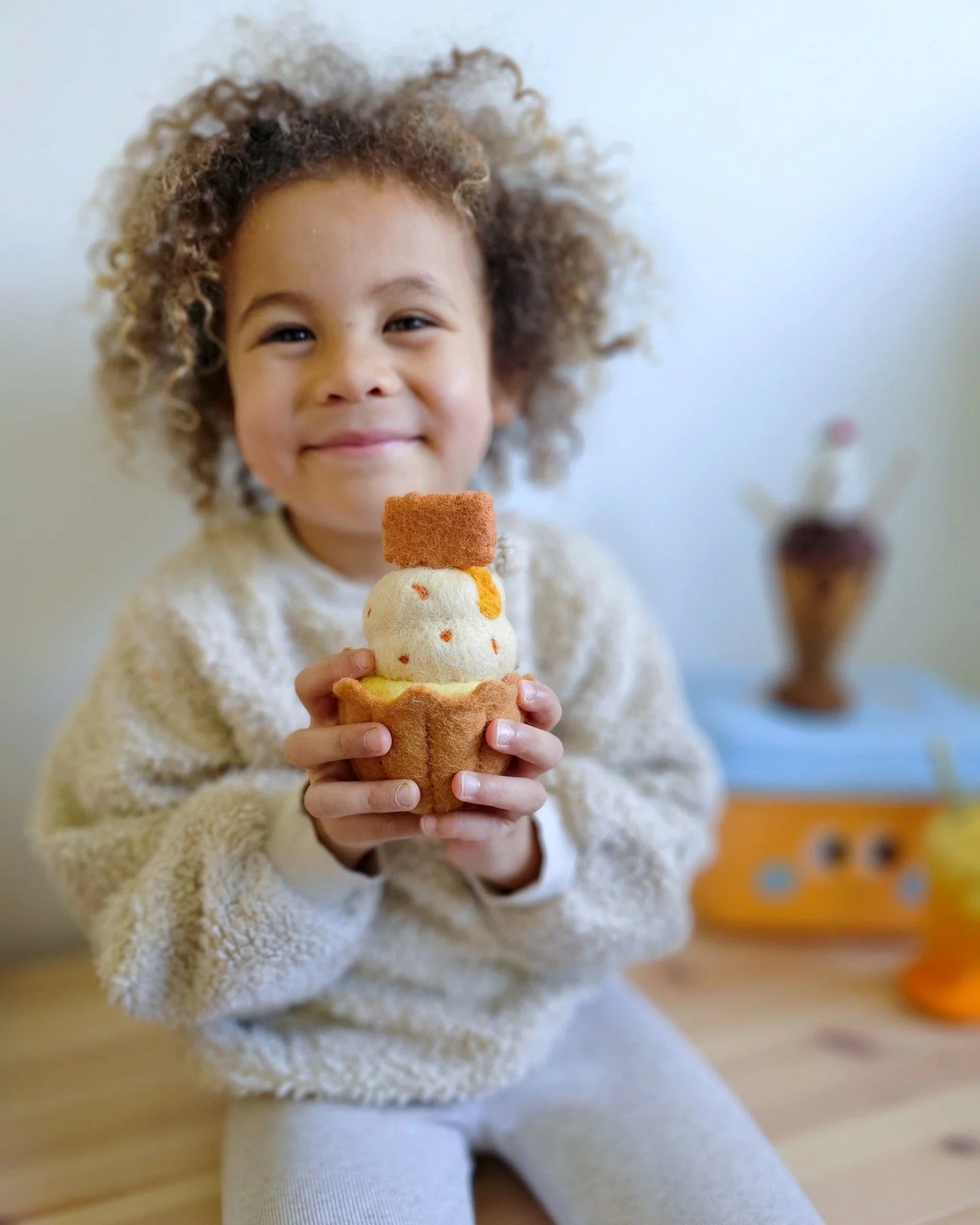 Cupcake géant en feutre Biscoff