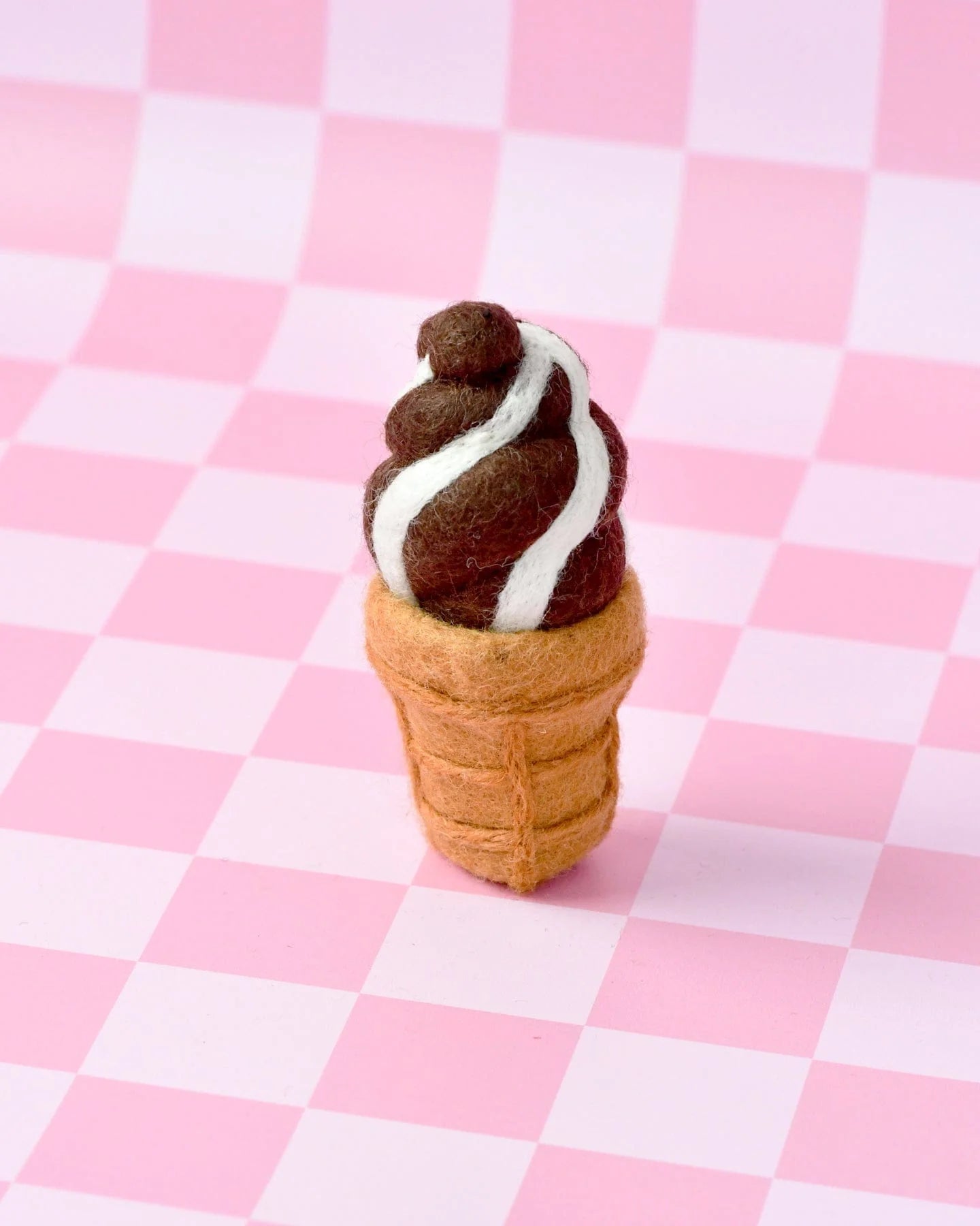 Crème glacée molle au chocolat Felt