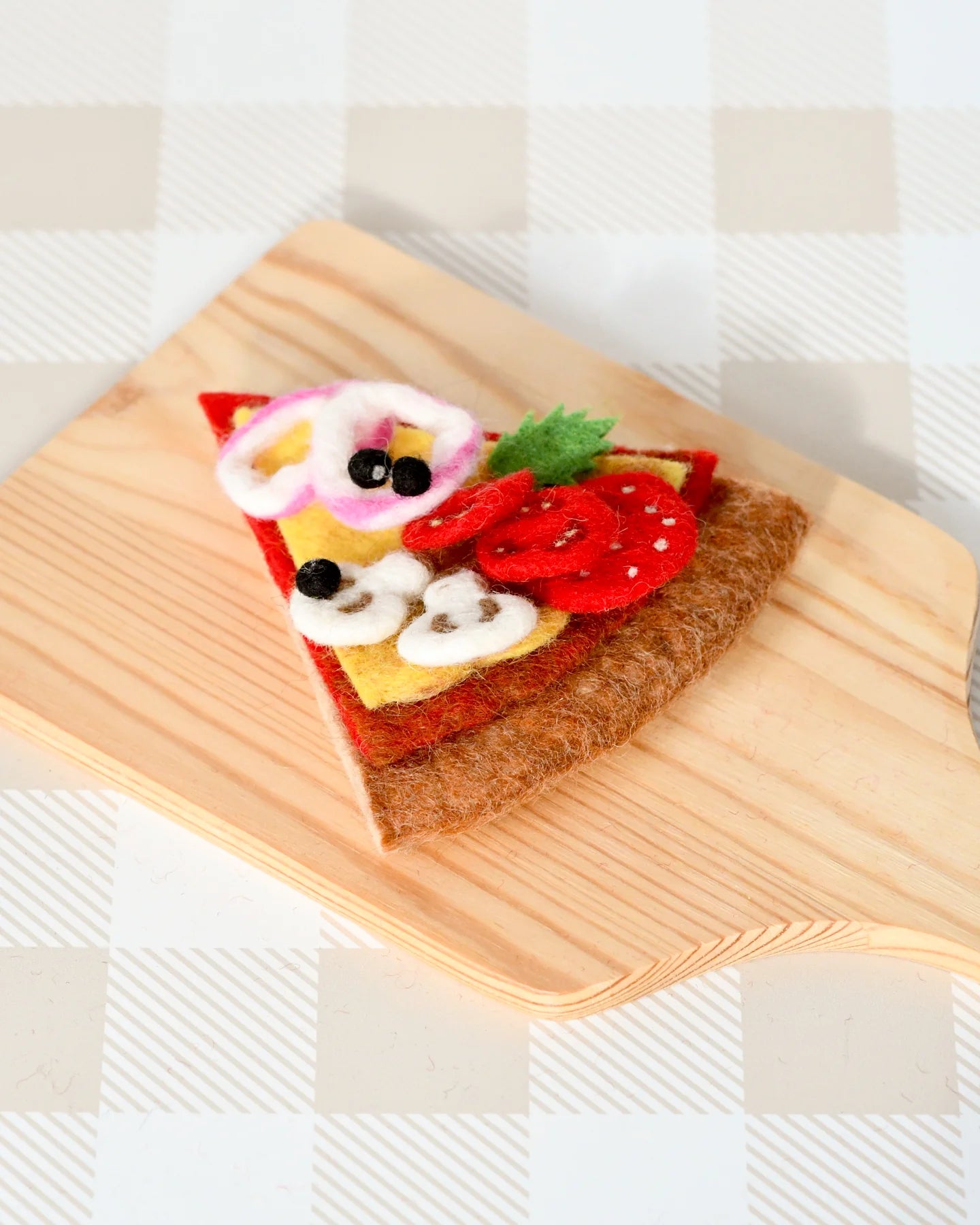 Tranche de pizza aux champignons en feutre