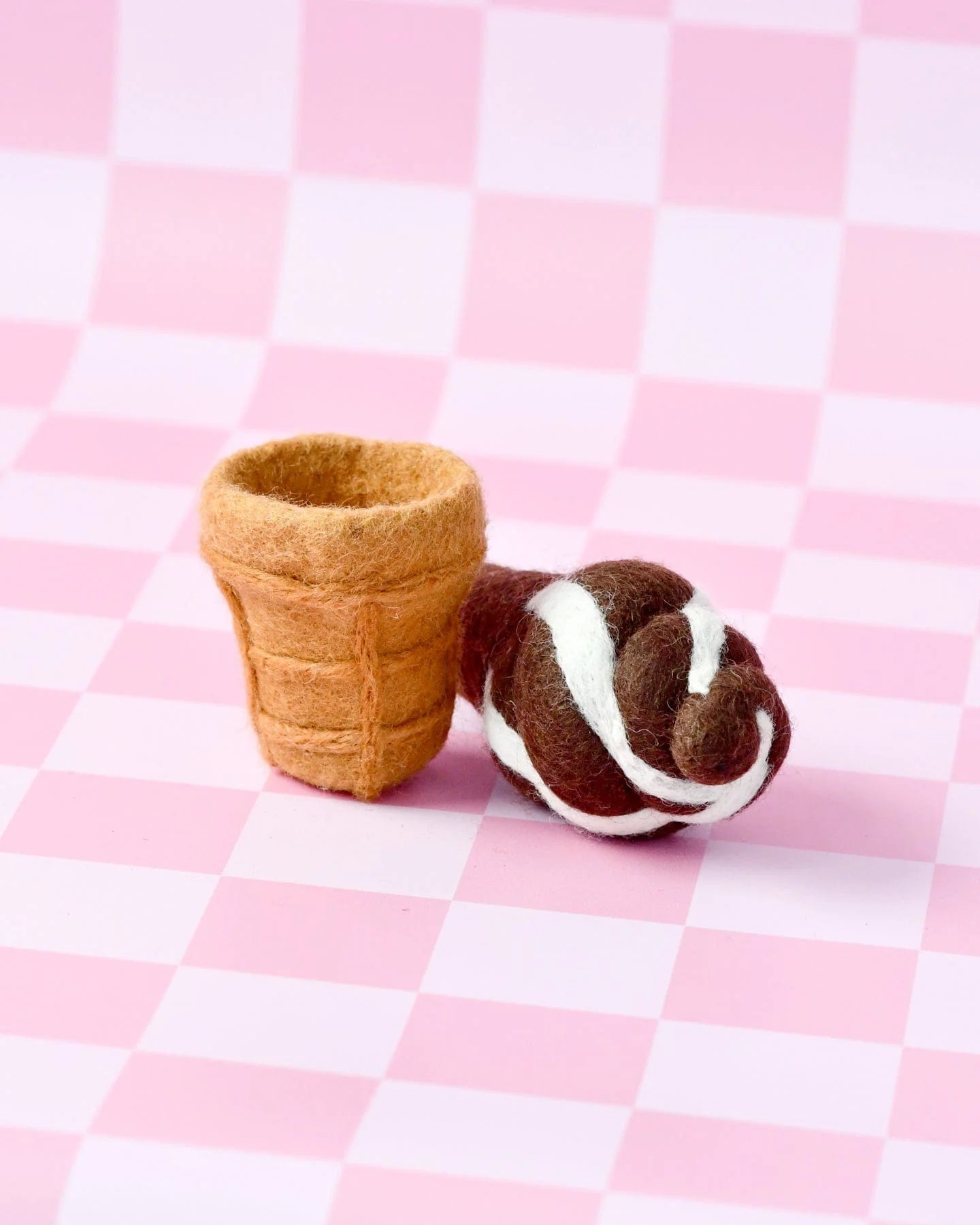 Crème glacée molle au chocolat Felt