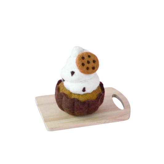 Cupcake géant en feutre aux biscuits et à la crème